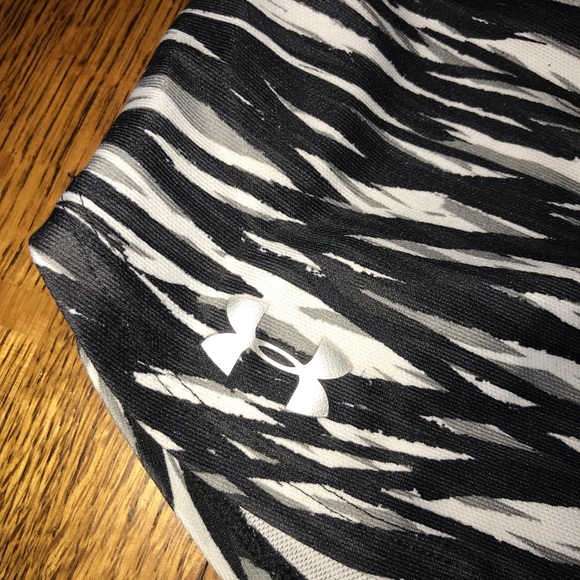 UNDER ARMOUR women’s shorts - Picture 2 of 5